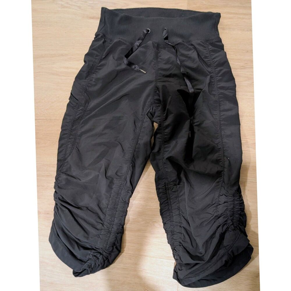 ZELLA Women's Size 0 Black Eclipse MOVE IT Ruched Capri Pants Athleisure Dance